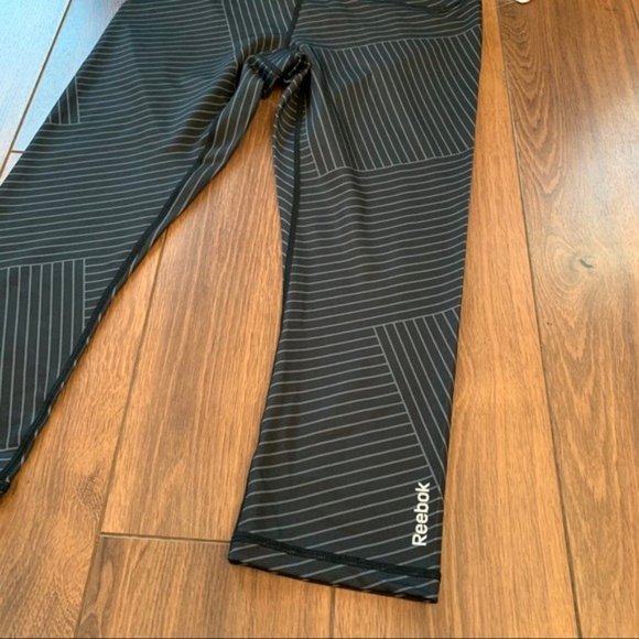 Reebok legging capris size small NWT - Picture 2 of 5